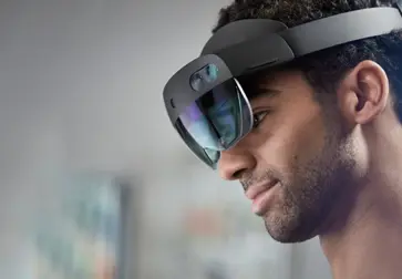 Advancing the MR Experience with HoloLens 2 Research Mode